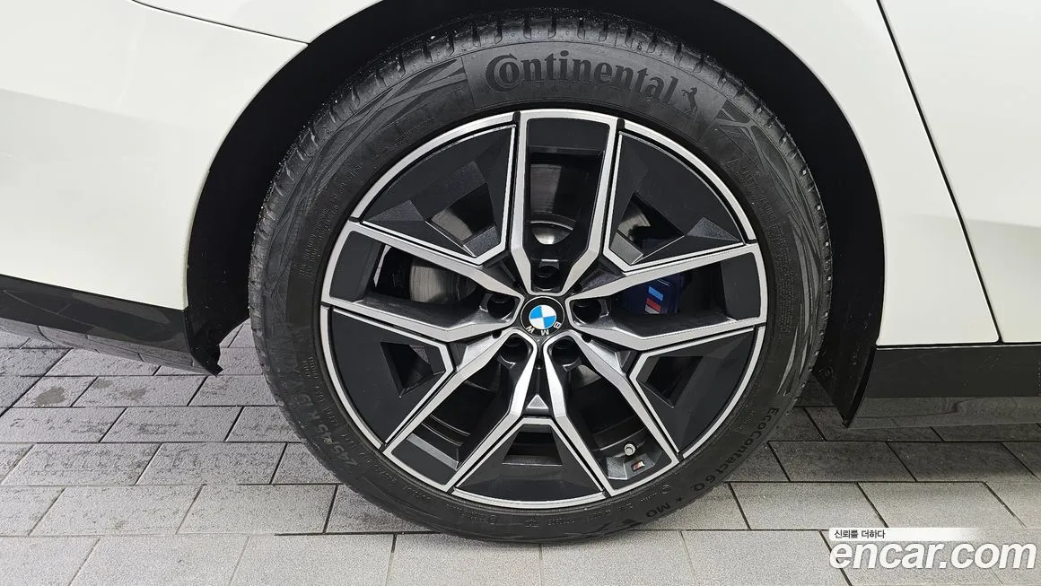 BMW 5-Series 2024 из KR, фото 5