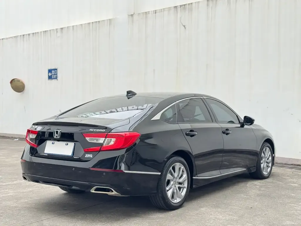 Honda Accord — фото 5
