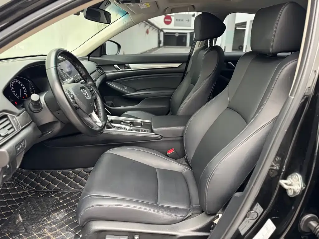 Honda Accord — фото 9