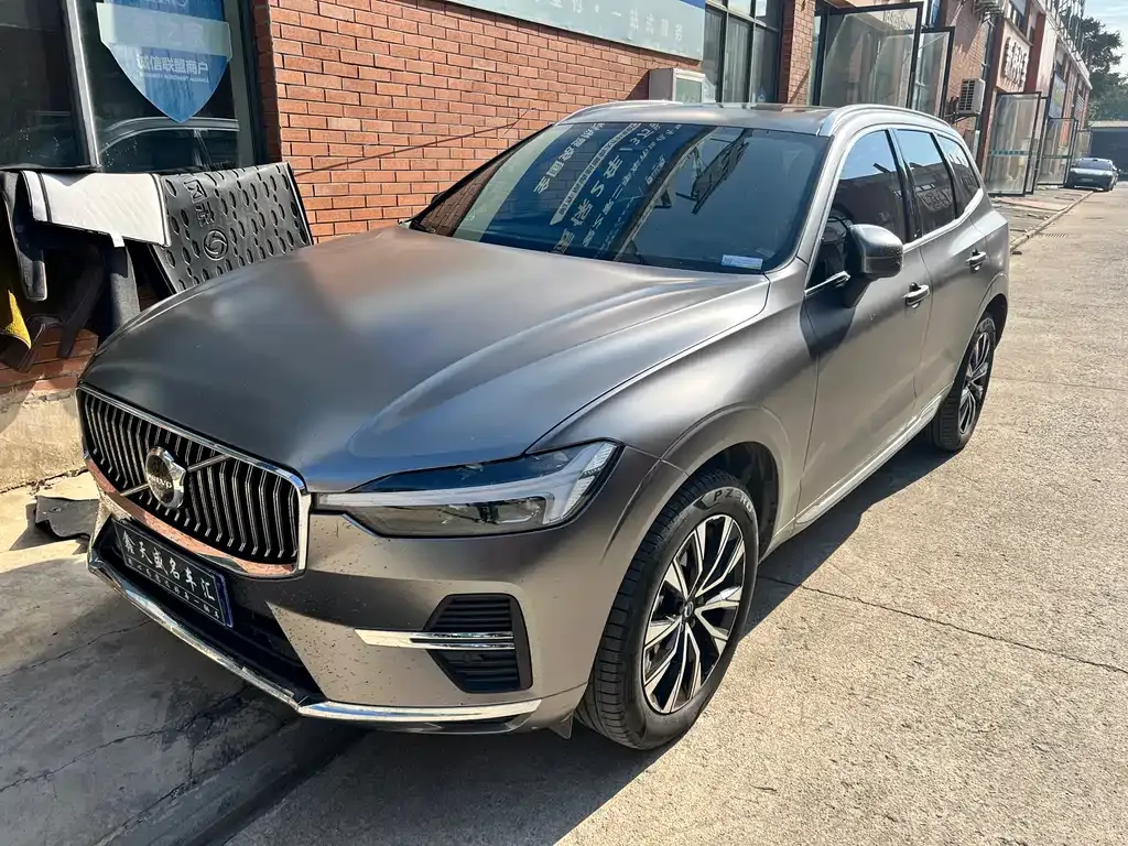 Volvo XC60 — фото 1