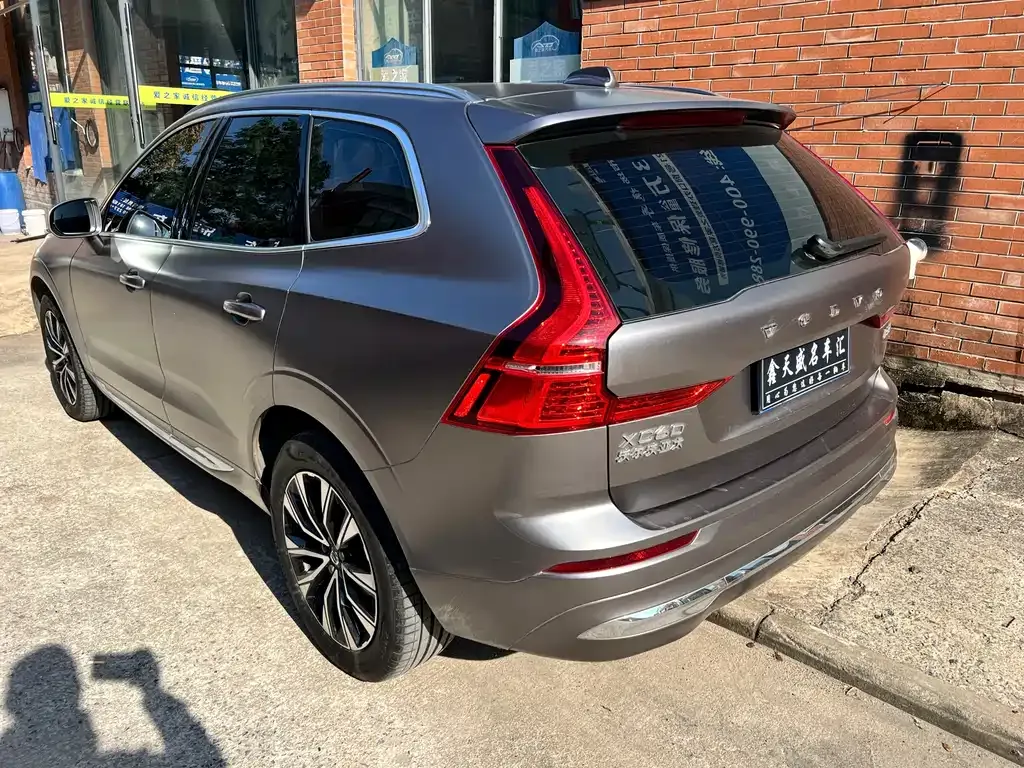 Volvo XC60 — фото 9