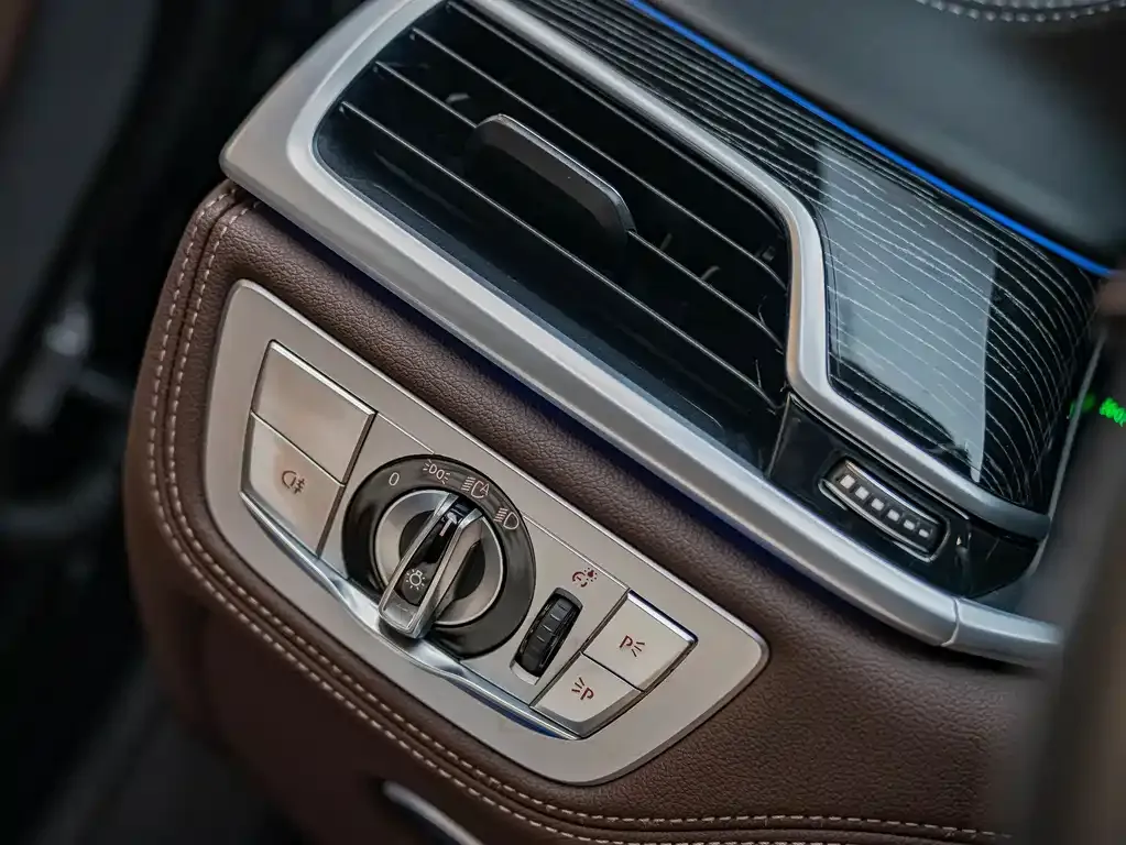 BMW 7 Series 2022 из CN, фото 10