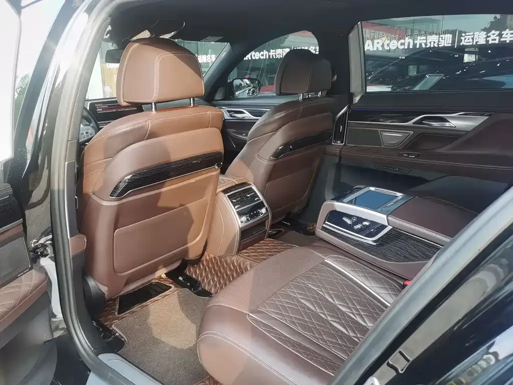 BMW 7 Series 2022 из CN, фото 6