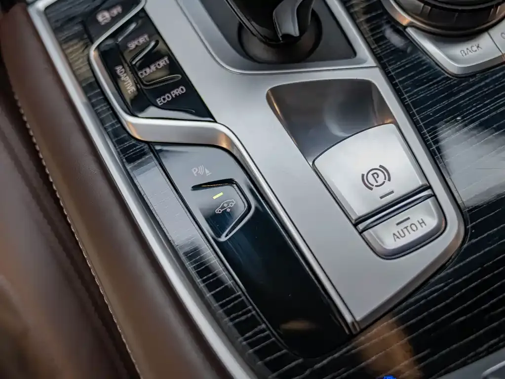 BMW 7 Series 2022 из CN, фото 9