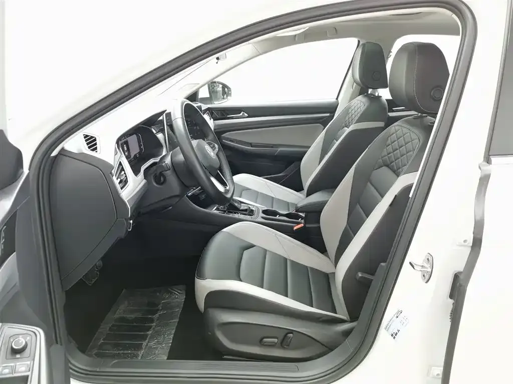 Volkswagen Bora 2023 из CN, фото 10