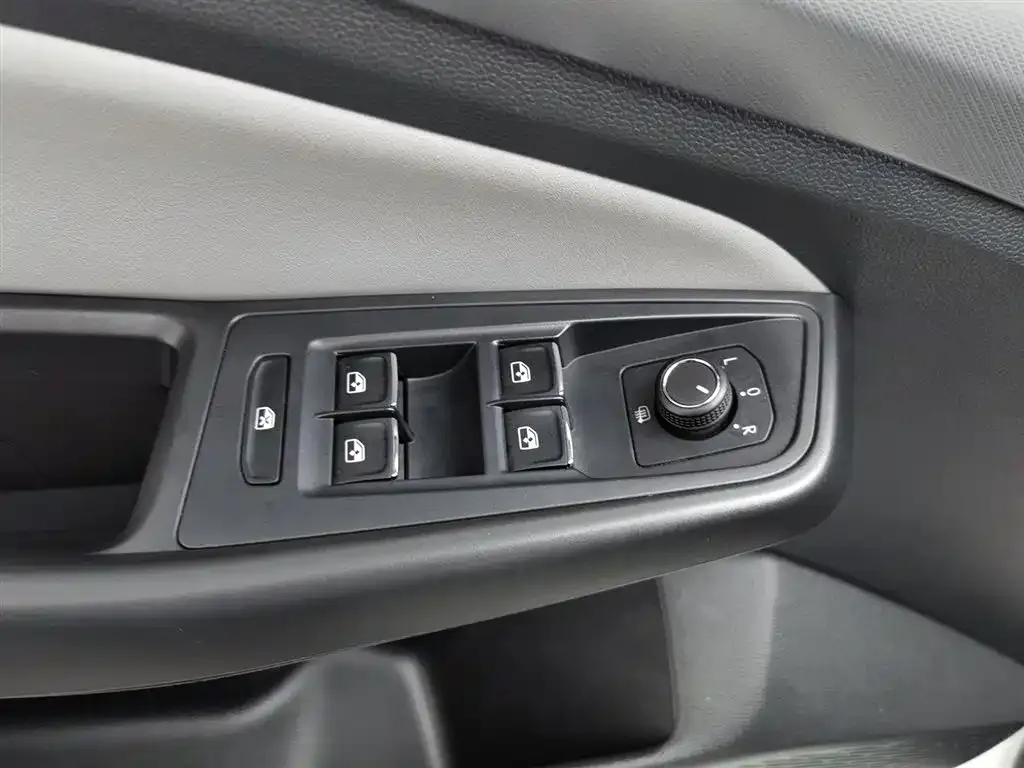 Volkswagen Bora 2023 из CN, фото 9