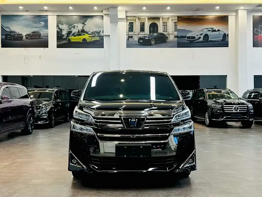 Toyota Vellfire — фото 2