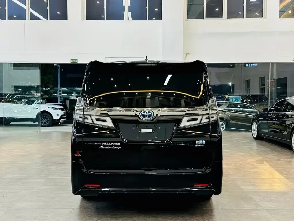 Toyota Vellfire — фото 4