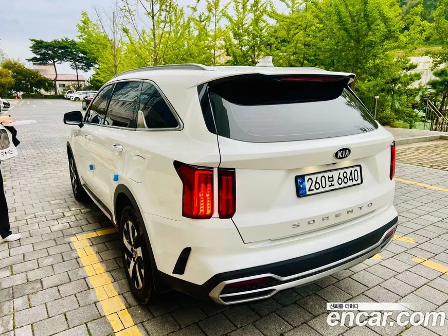 Kia Sorento — фото 7