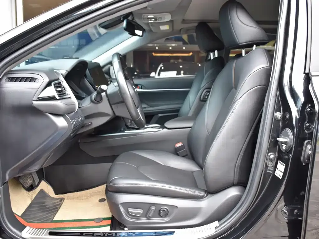 Toyota Camry 2023 из CN, фото 10
