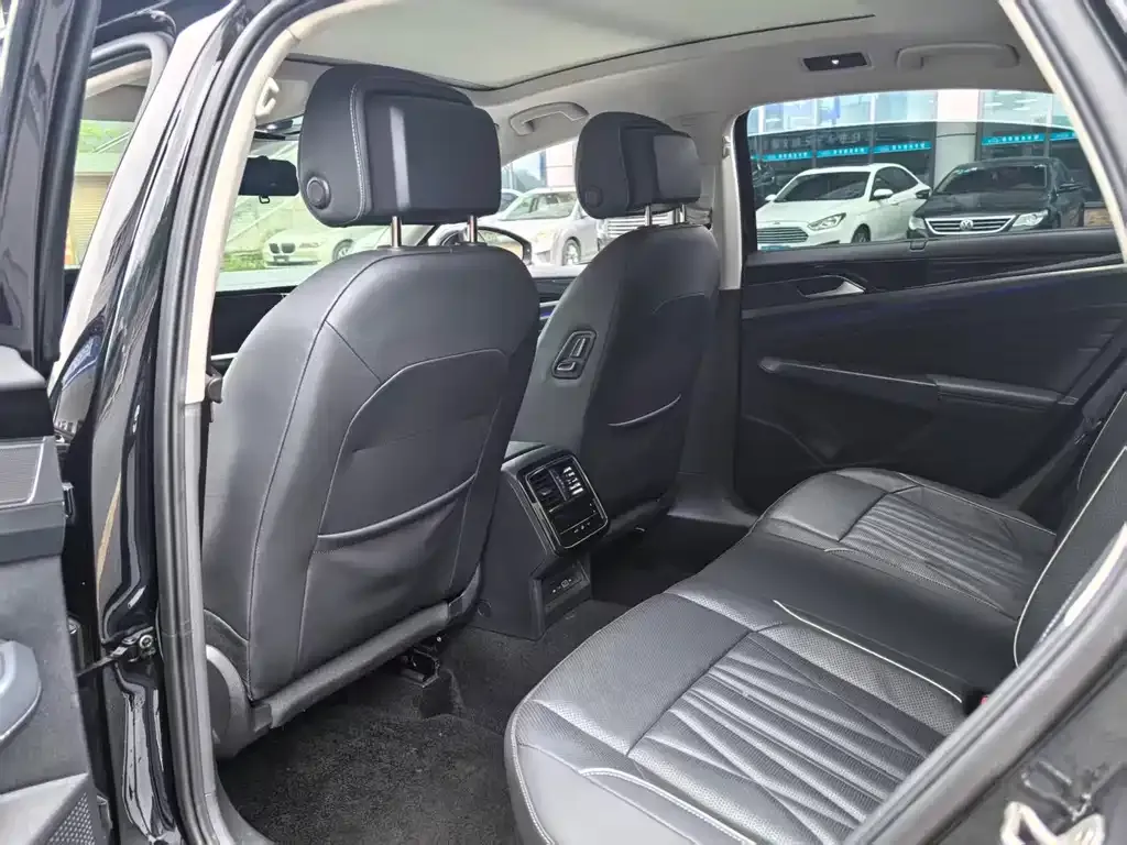 Volkswagen Passat — фото 5