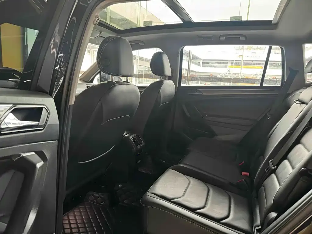 Volkswagen Tiguan L 2021 из CN, фото 6
