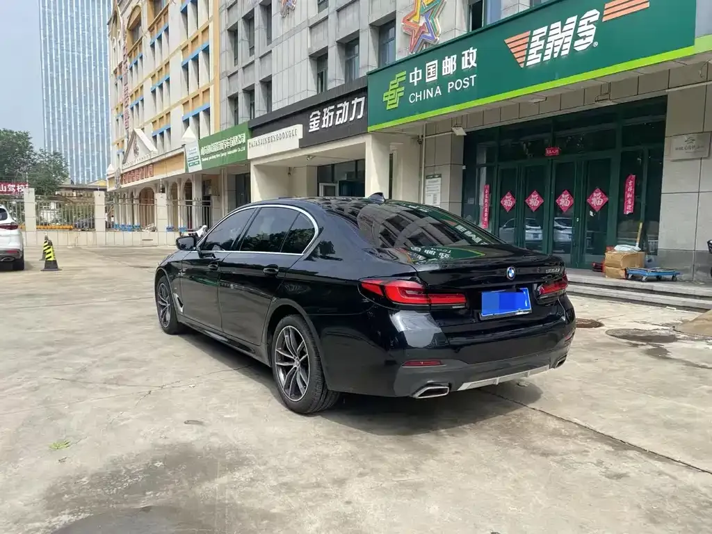 BMW 5 Series 2023 из CN, фото 9