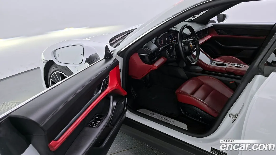 Porsche Taycan 2021 из KR, фото 10