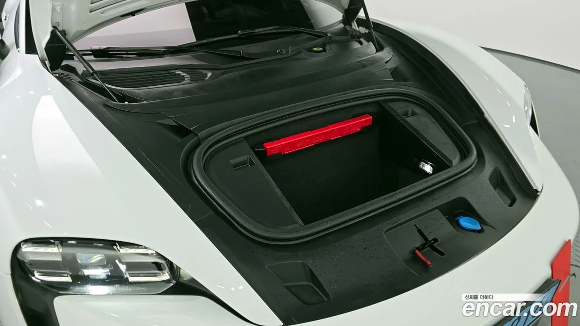 Porsche Taycan 2021 из KR, фото 6