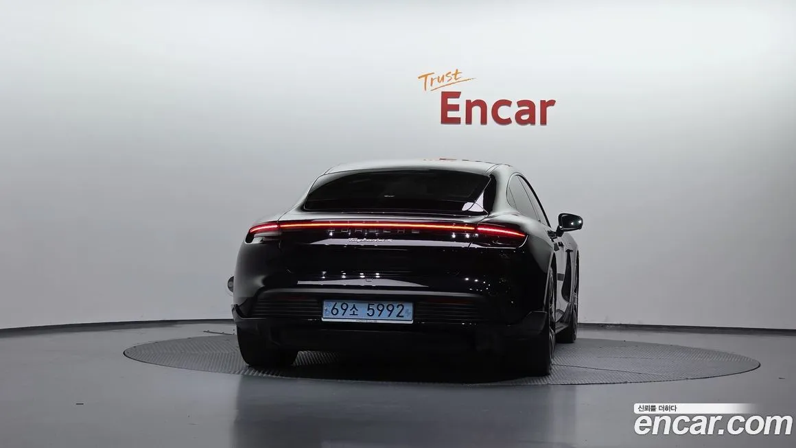 Porsche Taycan 2021 из KR, фото 4