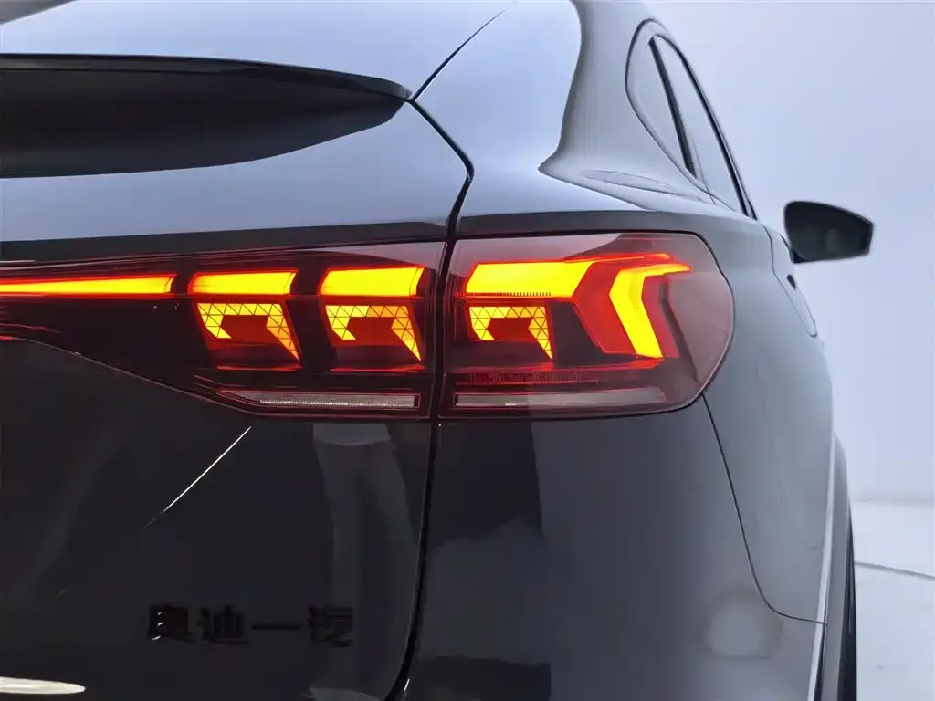 Audi Q6L Sportback e-tron 2025 из CN, фото 10