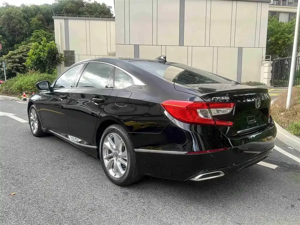 Honda Accord — фото 3