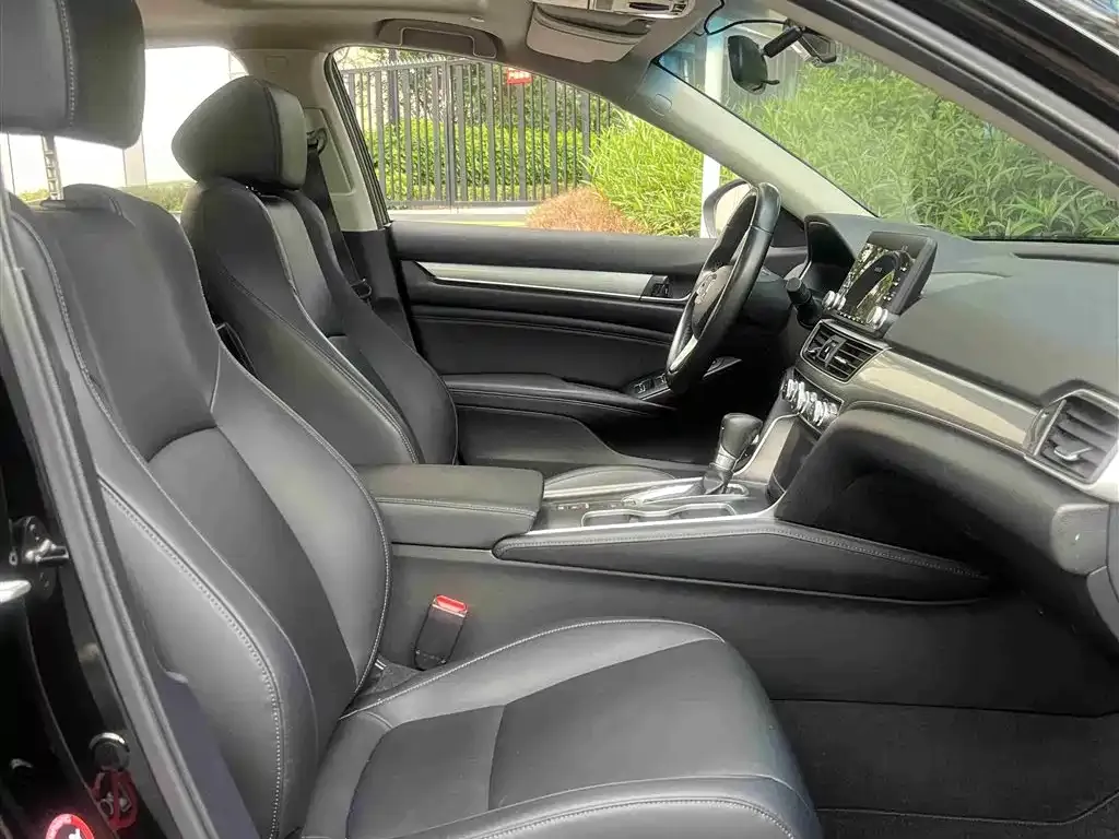 Honda Accord — фото 9