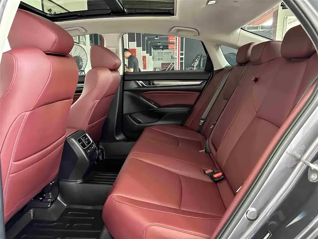 Honda Accord — фото 5
