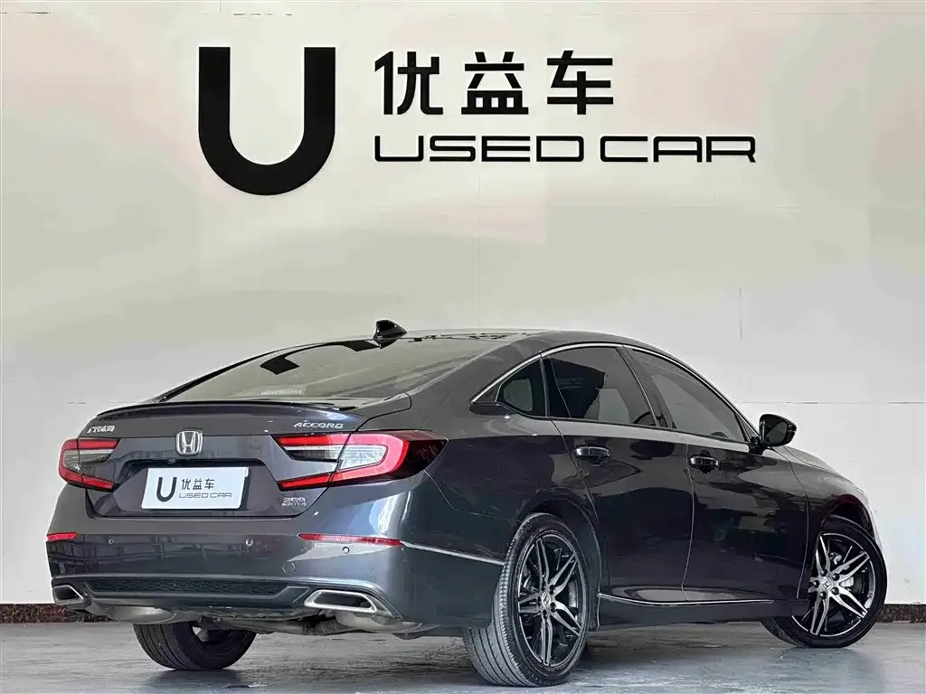 Honda Accord — фото 9