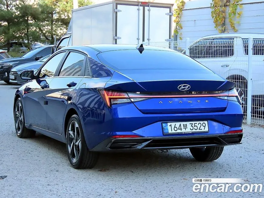 Hyundai AVANTE — фото 3