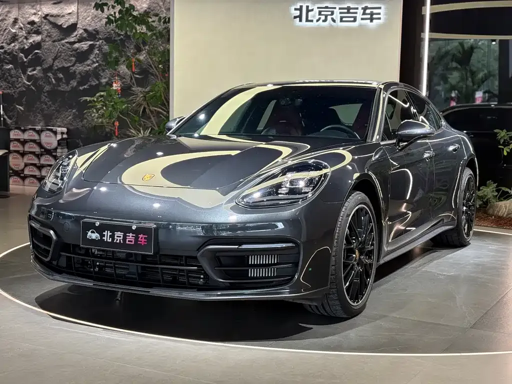 Porsche Panamera — фото 1