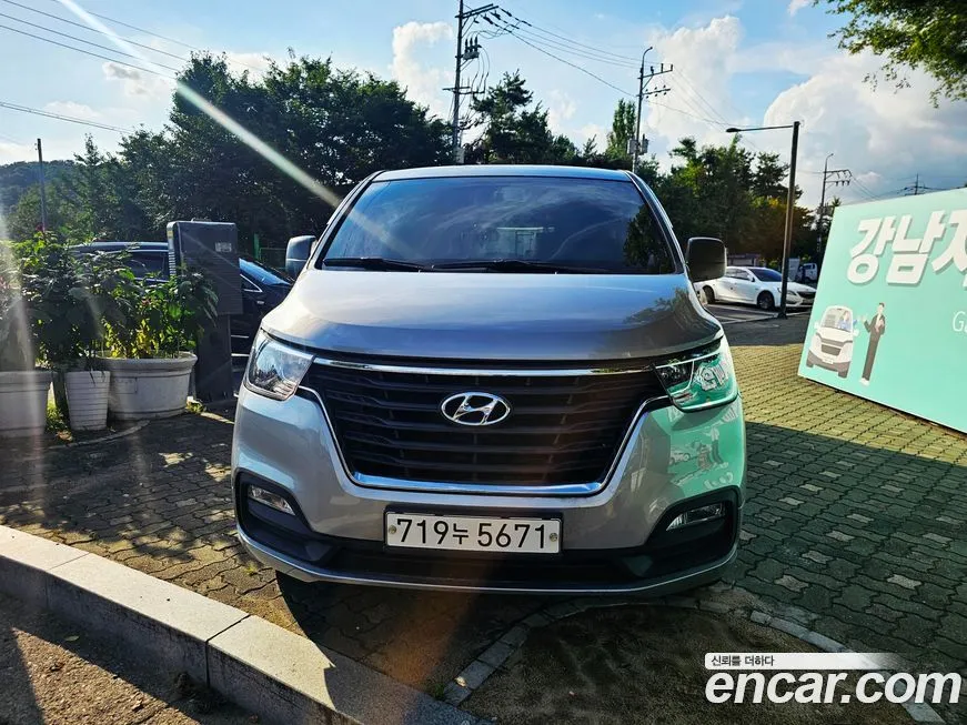Hyundai Starex