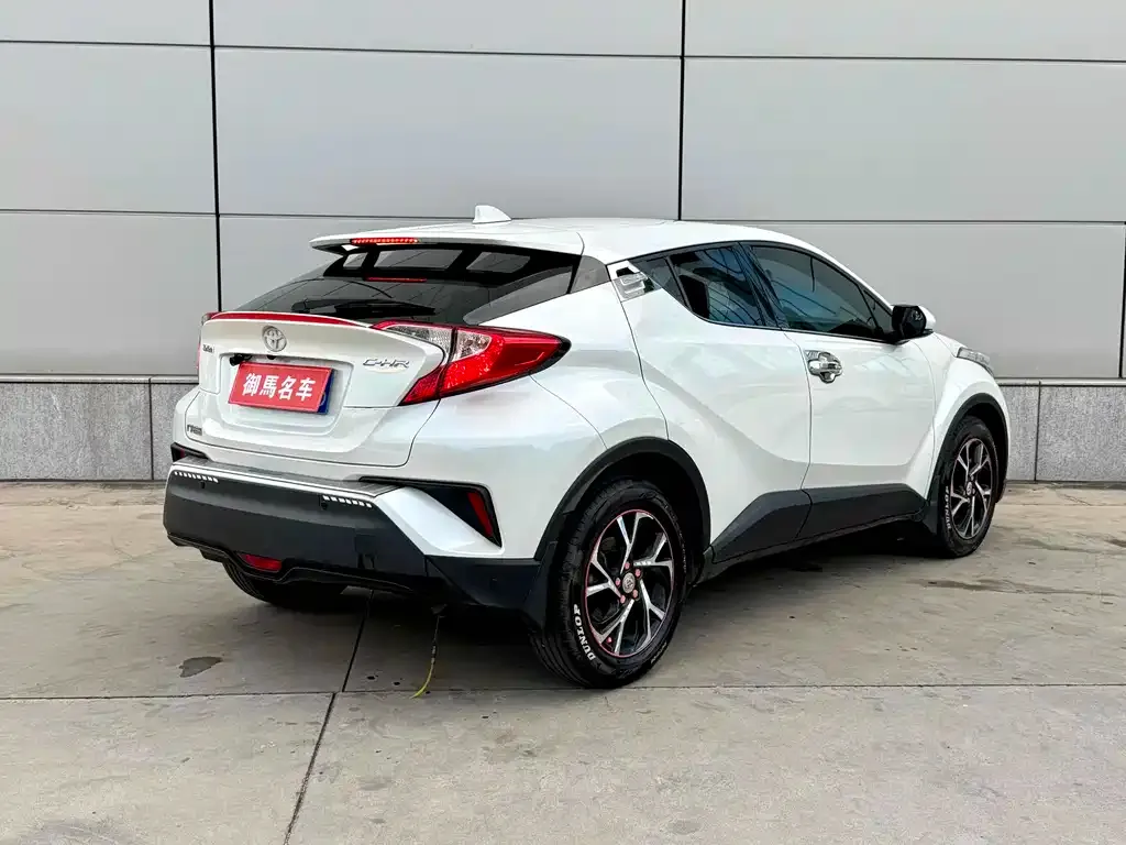 Toyota C-HR — фото 3