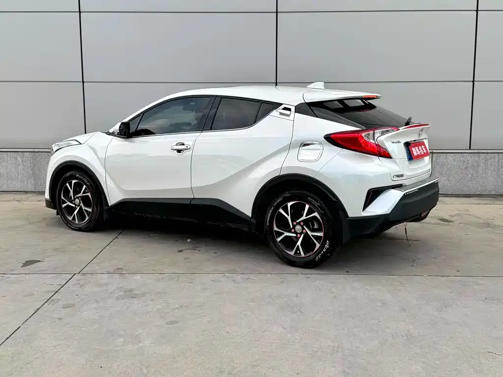 Toyota C-HR — фото 5