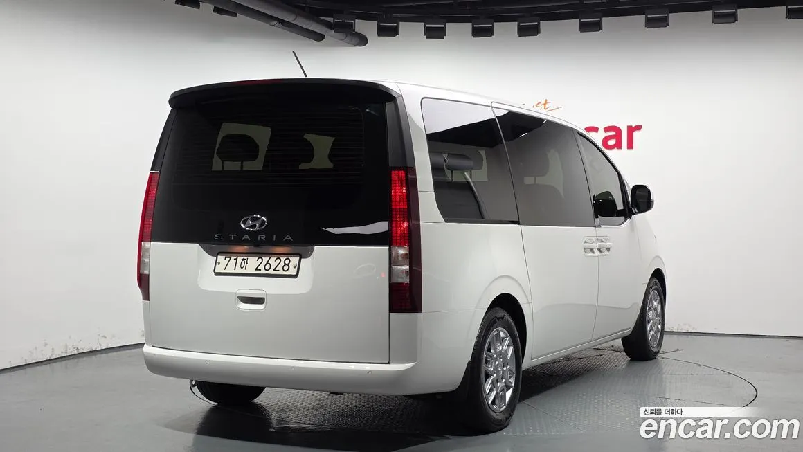 Hyundai Staria — фото 2