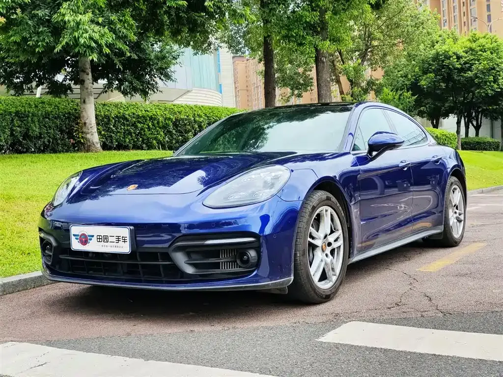 Porsche Panamera — фото 1