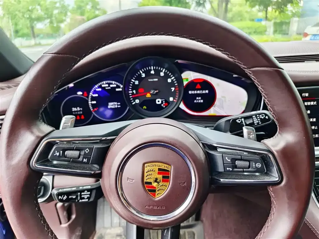 Porsche Panamera — фото 10