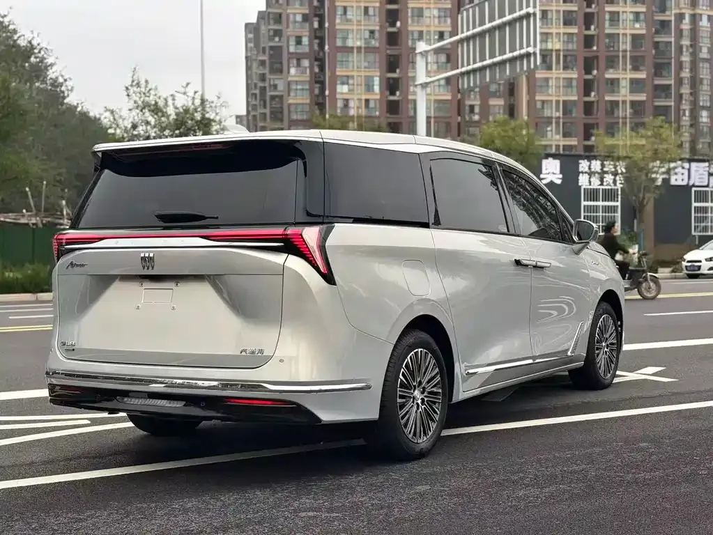 Buick GL8 Hybrid — фото 5