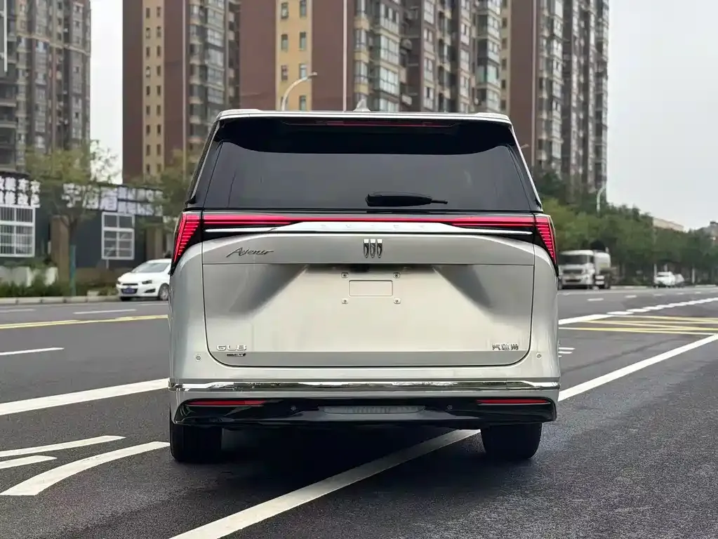 Buick GL8 Hybrid — фото 6