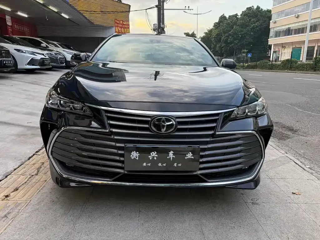 Toyota Avalon — фото 2