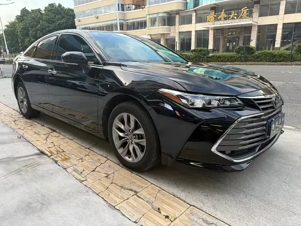 Toyota Avalon — фото 3
