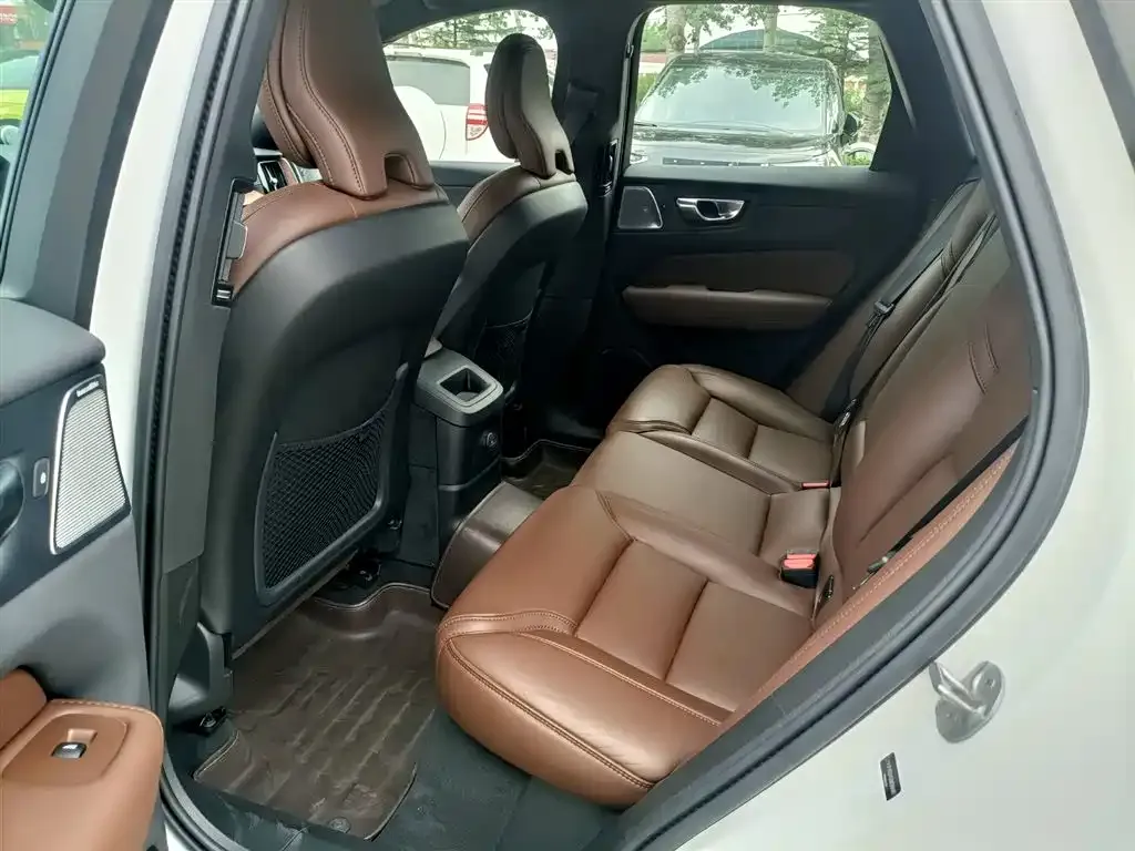 [object Object] XC60 PHEV 2024 из CN, фото 2