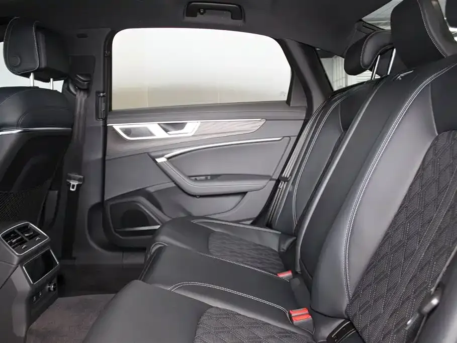 Audi A6L 2025 из CN, фото 8