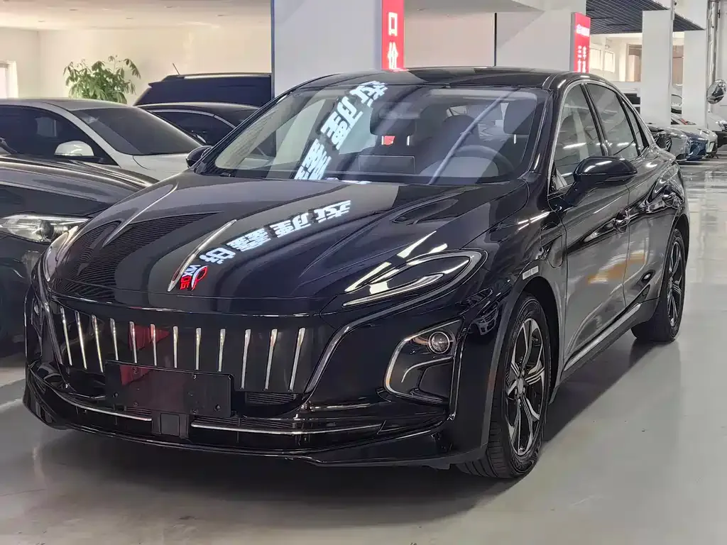 Hongqi E-QM5 — фото 1