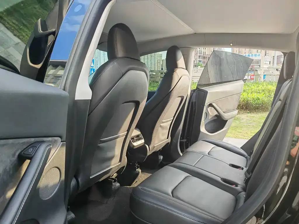 Tesla Model Y 2024 из CN, фото 7