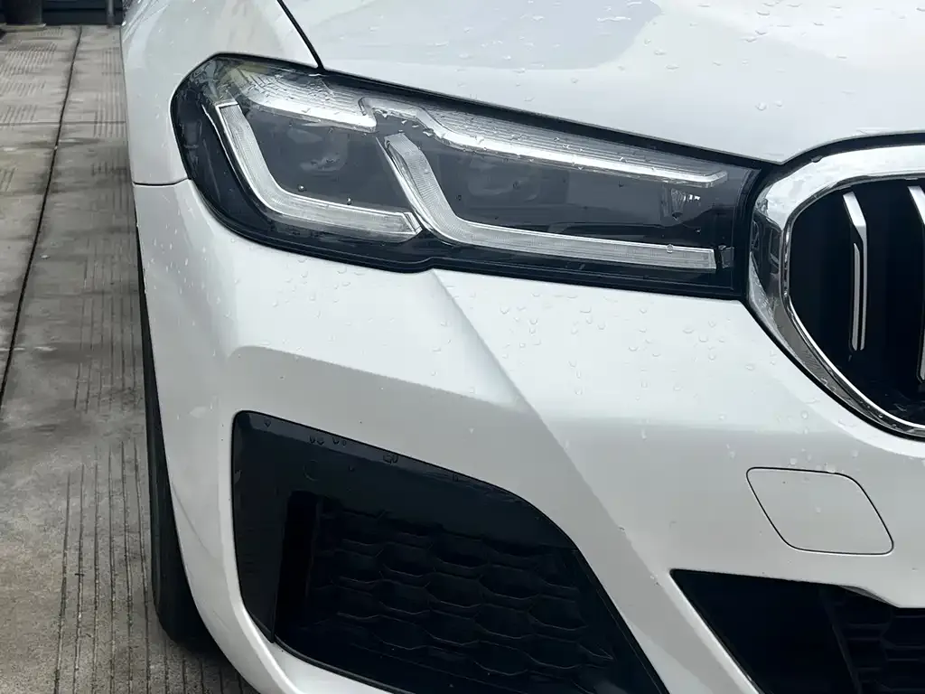 BMW 5 Series New Energy — фото 4