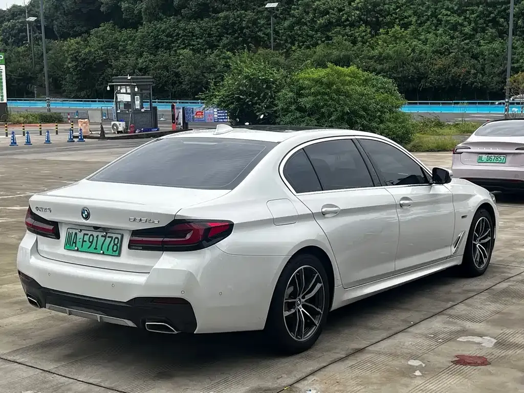 BMW 5 Series New Energy — фото 9