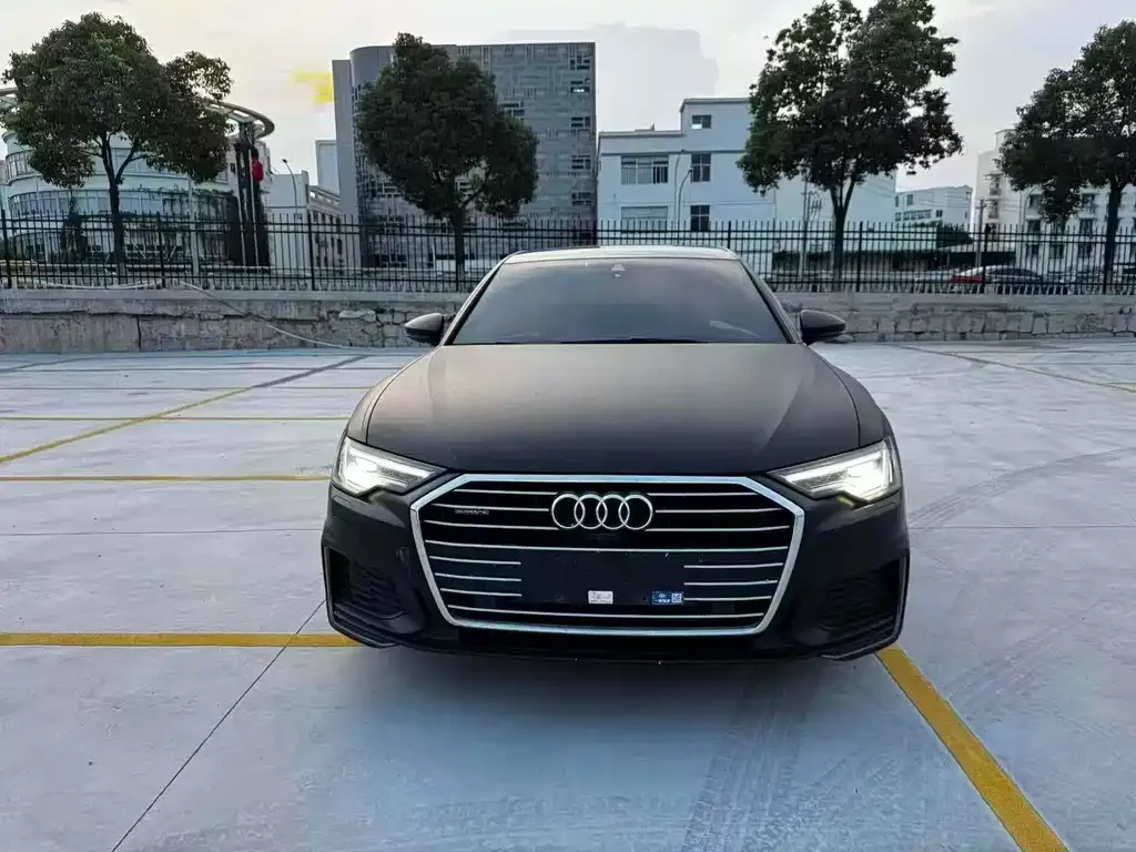 Audi A6L — фото 1