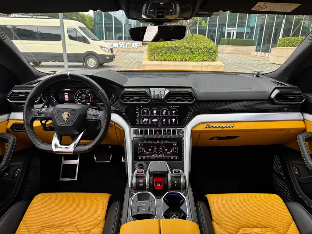 Lamborghini Urus — фото 10