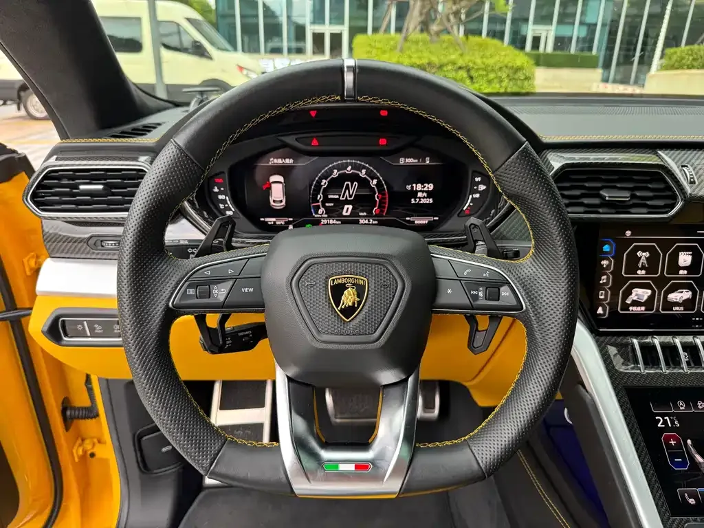 Lamborghini Urus — фото 5