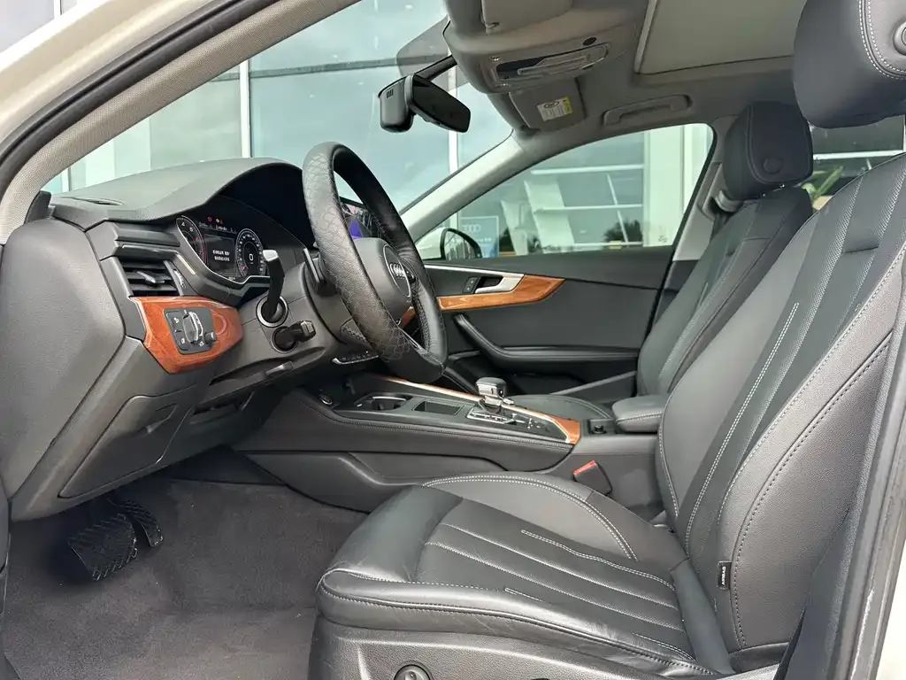 Audi A4L 2021 из CN, фото 10