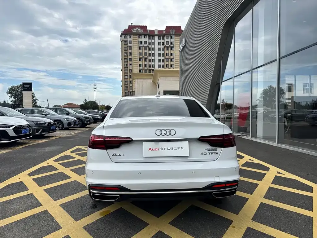 Audi A4L 2021 из CN, фото 6
