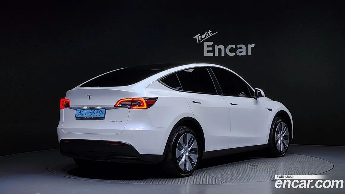 Tesla Model Y 2022 из KR, фото 2
