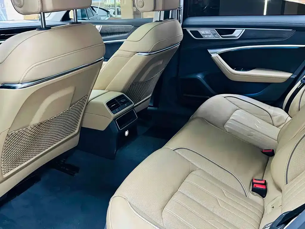 Audi A6L 2021 из CN, фото 10